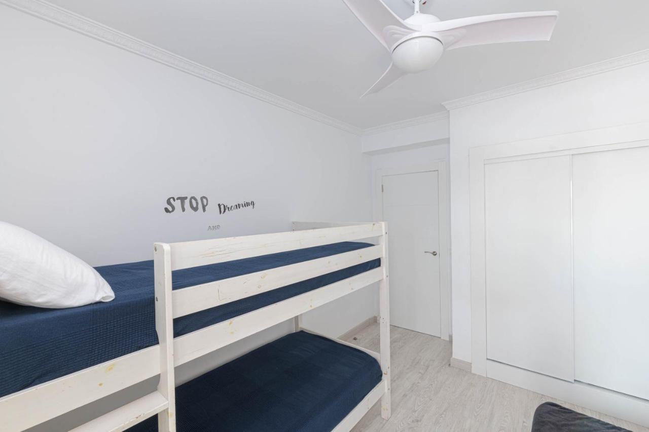 Ferienwohnung Benalmadena, Frente A La Playa Y Puerto Marina Exterior foto